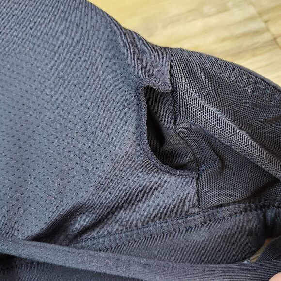 🔥Gray & Black Open Strappy Back Athletic Sleeveless Top Medium - Picture 8 of 10